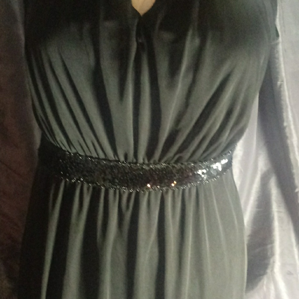 Dress - Picture 3 of 5